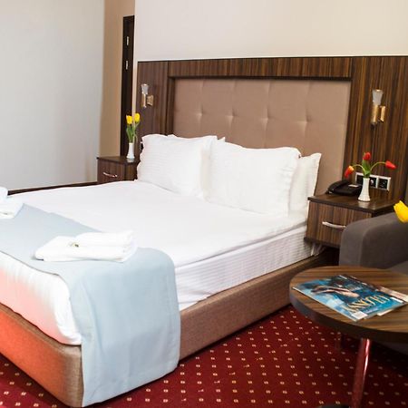 Legend Business Hotel באטומי מראה חיצוני תמונה