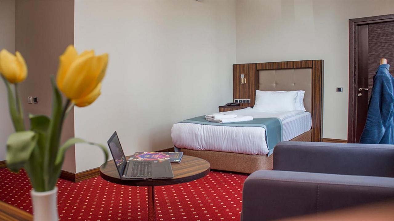 Legend Business Hotel באטומי מראה חיצוני תמונה