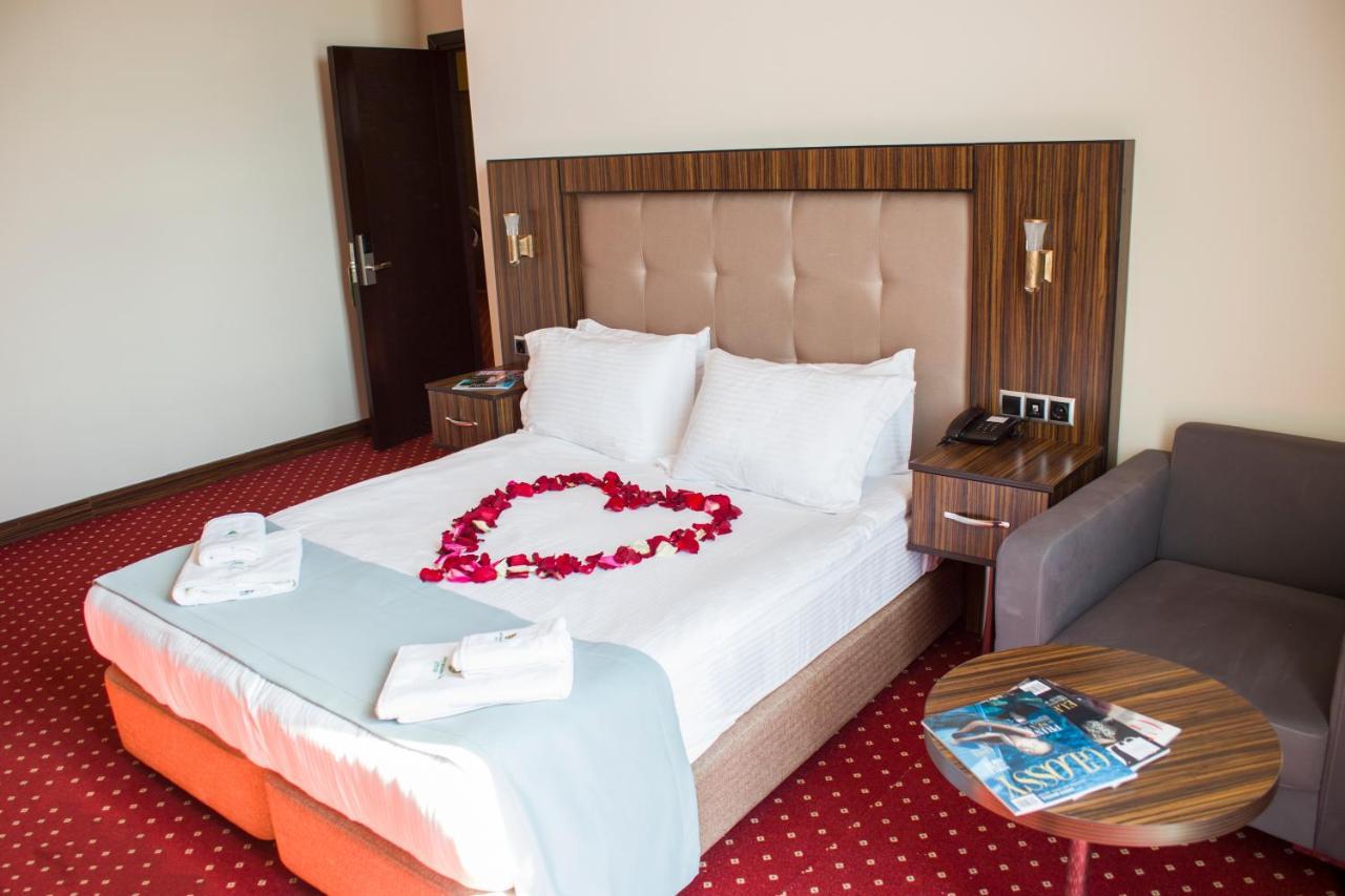 Legend Business Hotel באטומי מראה חיצוני תמונה