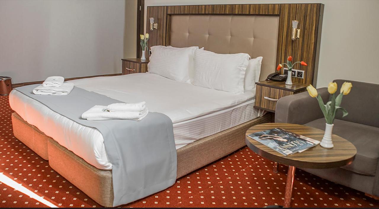 Legend Business Hotel באטומי מראה חיצוני תמונה