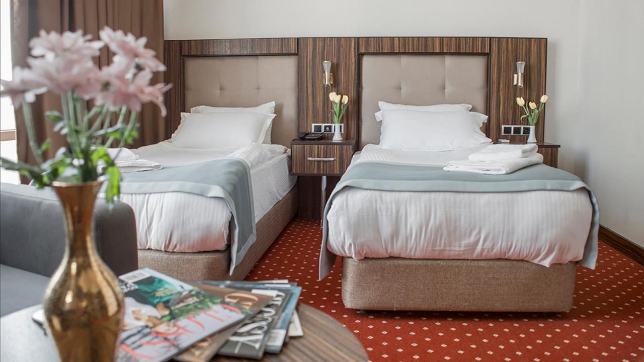 Legend Business Hotel באטומי מראה חיצוני תמונה