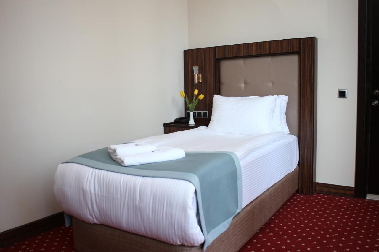 Legend Business Hotel באטומי מראה חיצוני תמונה