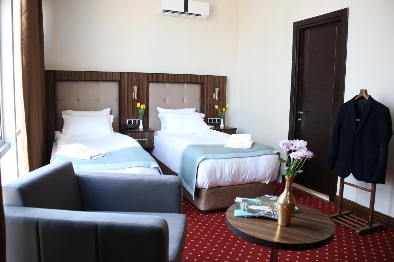 Legend Business Hotel באטומי מראה חיצוני תמונה